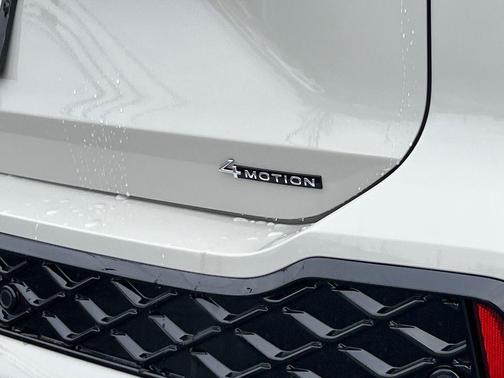 sandstone 2026 Volkswagen Tiguan 2.0T SE R-Line Black 4MOTION