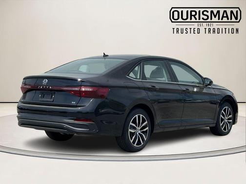 Deep Black Pearl 2026 Volkswagen Jetta 1.4T SE
