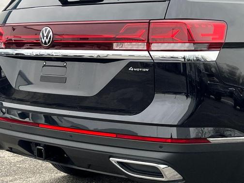 deep black pearl 2026 Volkswagen Atlas 2.0T SEL