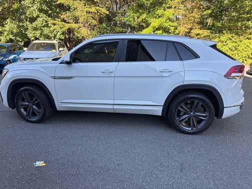 2021 Volkswagen Atlas Cross Sport 3.6L V6 SE w/Technology R-Line