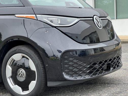 Deep Black Pearl 2025 Volkswagen ID. Buzz Pro S