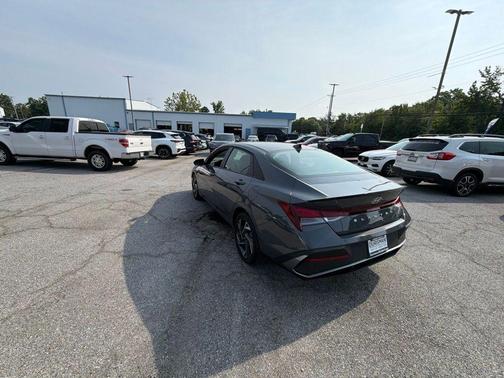 Ecotronic Gray 2025 Hyundai ELANTRA Sport