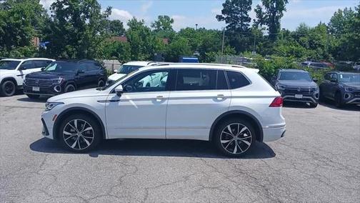 2024 Volkswagen Tiguan 2.0T SEL R-Line 4MOTION