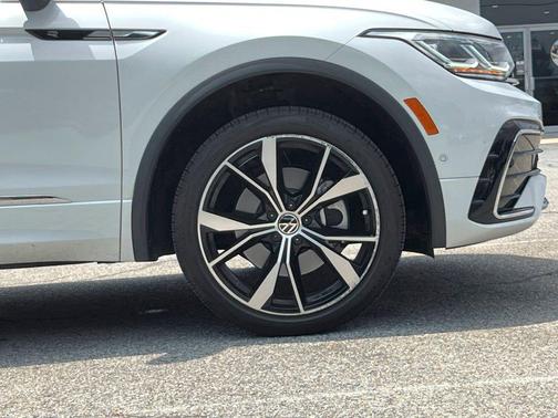 2024 Volkswagen Tiguan 2.0T SEL R-Line 4MOTION