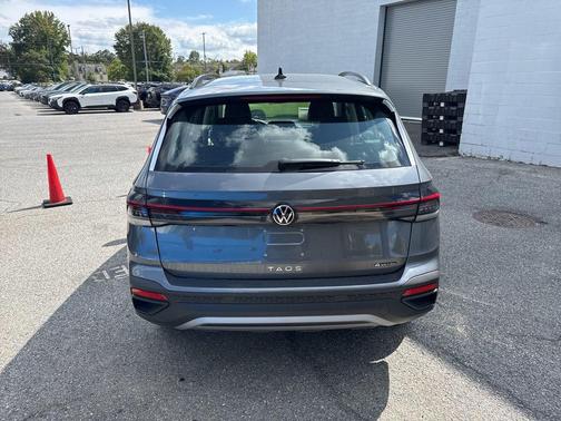 2025 Volkswagen Taos 1.5T S
