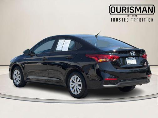 Absolute Black 2022 Hyundai Accent SE
