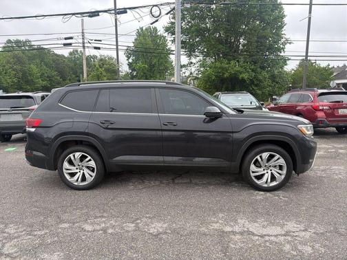 Deep Black 2023 Volkswagen Atlas 3.6L SE w/Technology