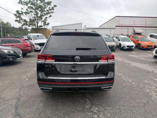 Deep Black 2023 Volkswagen Atlas 3.6L SE w/Technology