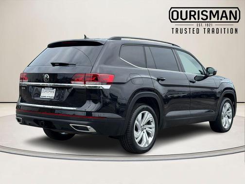Deep Black 2023 Volkswagen Atlas 3.6L SE w/Technology