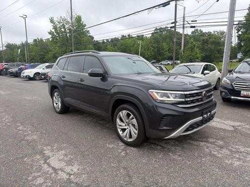 Deep Black 2023 Volkswagen Atlas 3.6L SE w/Technology