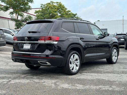 Deep Black 2023 Volkswagen Atlas 3.6L SE w/Technology