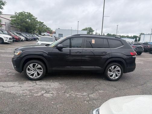 Deep Black 2023 Volkswagen Atlas 3.6L SE w/Technology
