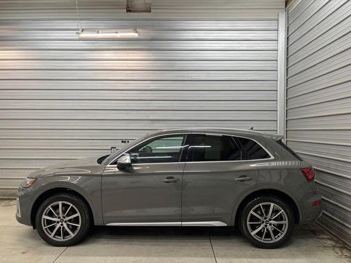 Chronos Gray Metallic 2023 Audi SQ5 3.0T Premium