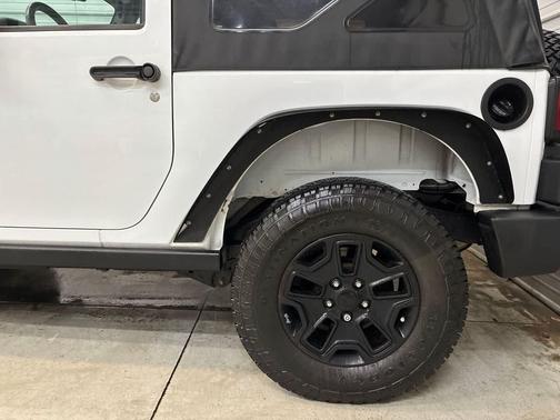 Bright White Clearcoat 2018 Jeep Wrangler JK Willys Wheeler W