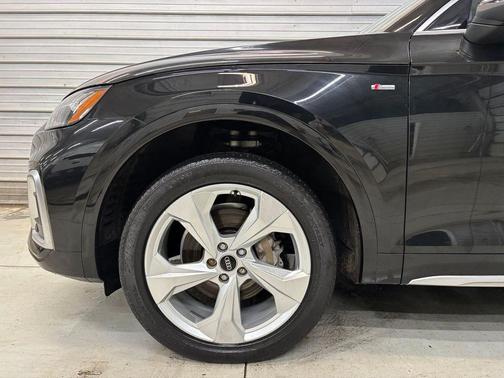 2023 Audi Q5 45 S line Premium Plus