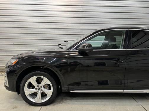 2023 Audi Q5 45 S line Premium Plus