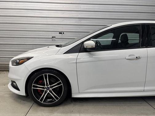 2018 Ford Focus ST 