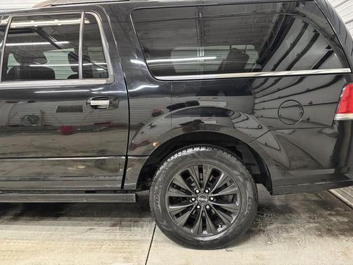 2017 Lincoln Navigator Select