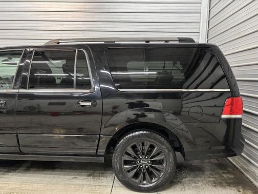 2017 Lincoln Navigator Select