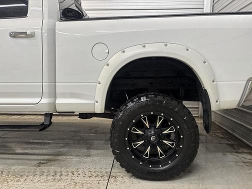 2018 RAM 2500 Laramie Crew Cab 4x4 6'4' Box