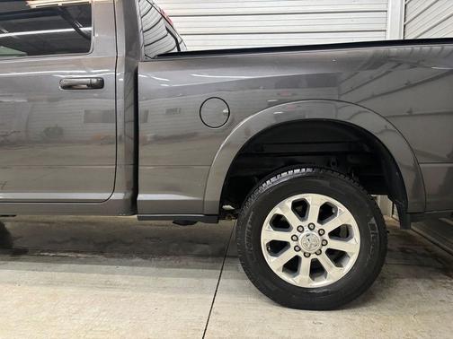 Granite Crystal Metallic Clearcoat 2019 RAM 2500 Laramie Crew Cab 4x4 6'4' Box