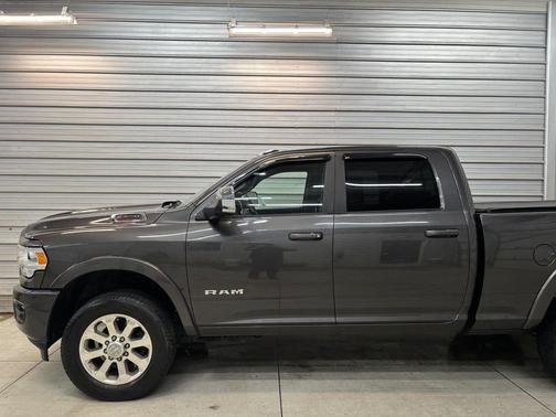 Granite Crystal Metallic Clearcoat 2019 RAM 2500 Laramie Crew Cab 4x4 6'4' Box