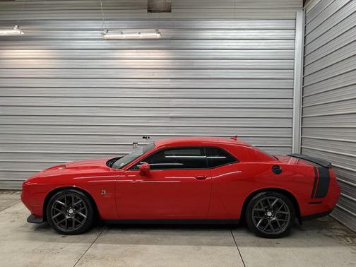 2016 Dodge Challenger R/T Scat Pack