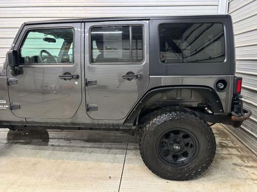 Granite Crystal Metallic Clearcoat 2017 Jeep Wrangler Unlimited Sport