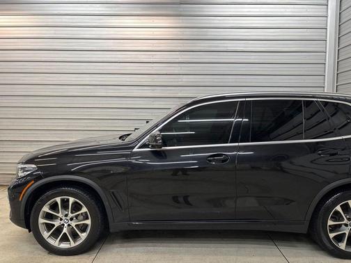 Black Sapphire Metallic 2022 BMW X5 xDrive40i