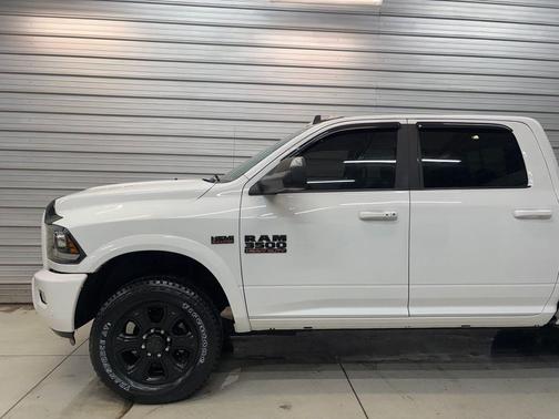 2018 RAM 3500 Laramie Crew Cab 4x4 6'4' Box