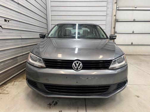 Platinum Gray Metallic 2012 Volkswagen Jetta TDI