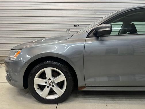 Platinum Gray Metallic 2012 Volkswagen Jetta TDI