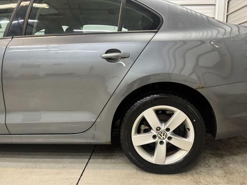 Platinum Gray Metallic 2012 Volkswagen Jetta TDI