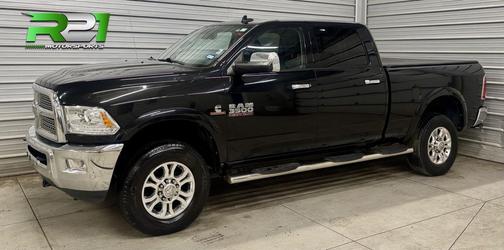 2017 RAM 3500 Laramie Crew Cab 4x4 6'4' Box