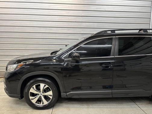 Crystal Black Silica 2021 Subaru Ascent Premium 7-Passenger