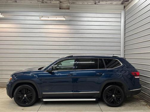 Blue 2019 Volkswagen Atlas 3.6L SEL Premium