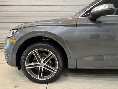 Daytona Gray Pearl Effect 2020 Audi SQ5 3.0T Premium