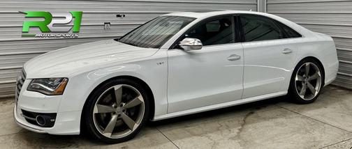 Glacier White Metallic 2013 Audi S8 4.0T