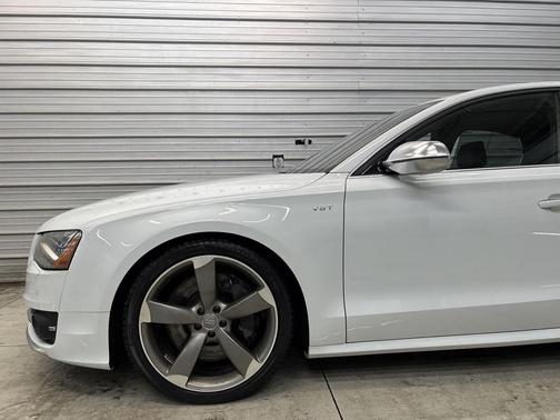 Glacier White Metallic 2013 Audi S8 4.0T