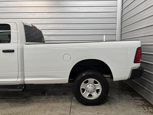 2018 RAM 2500 Tradesman Crew Cab 4x4 8' Box