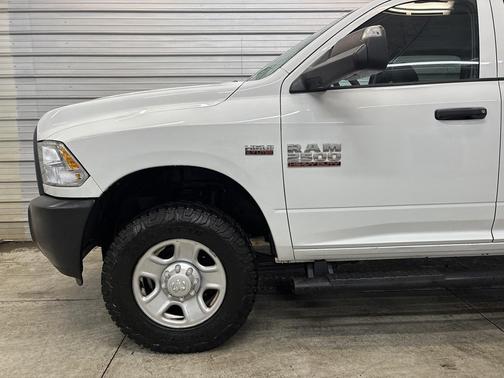 2018 RAM 2500 Tradesman Crew Cab 4x4 8' Box
