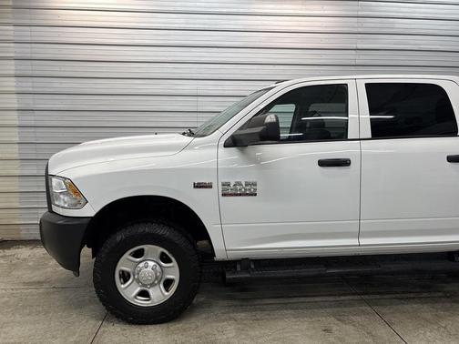 2018 RAM 2500 Tradesman Crew Cab 4x4 8' Box