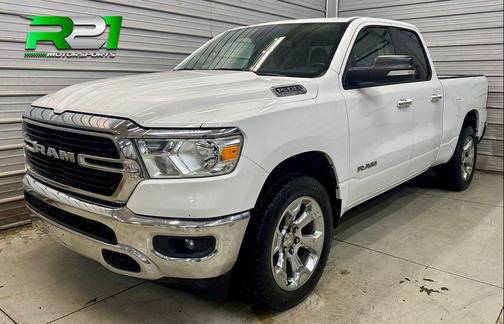 Bright White Clearcoat 2019 RAM 1500 Big Horn