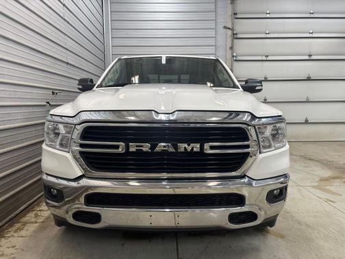 Bright White Clearcoat 2019 RAM 1500 Big Horn