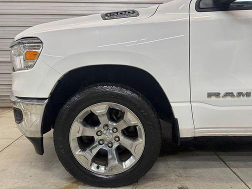 Bright White Clearcoat 2019 RAM 1500 Big Horn