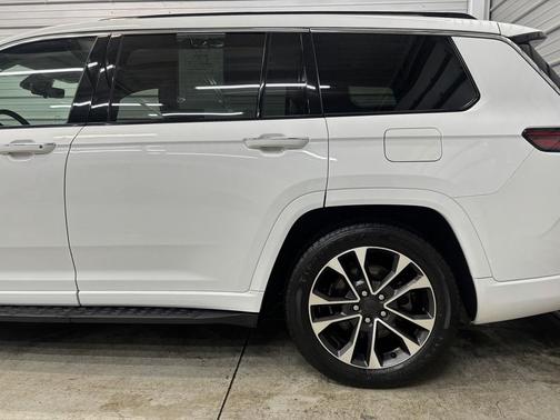 2022 Jeep Grand Cherokee L Overland