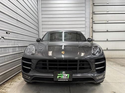 2018 Porsche Macan Turbo