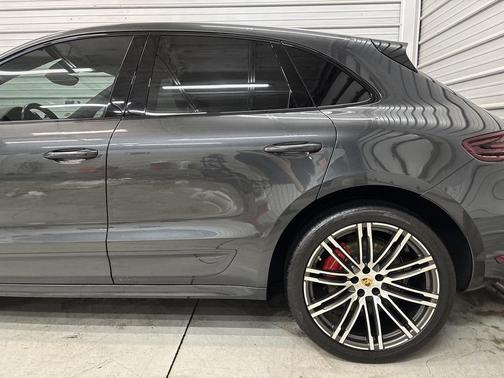 2018 Porsche Macan Turbo