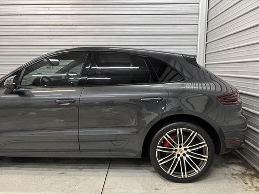 2018 Porsche Macan Turbo