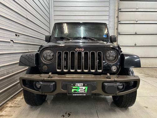 Black Clearcoat 2016 Jeep Wrangler Unlimited Sahara